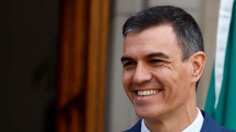 FILE PHOTO: Ireland's Taoiseach Harris meets with Spain's PM Sanchez in Dublin