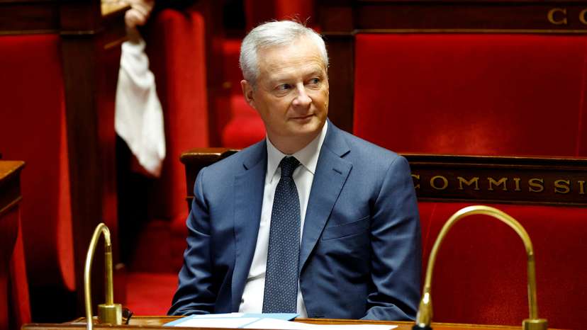 Questions to the government session at the National Assembly in Paris