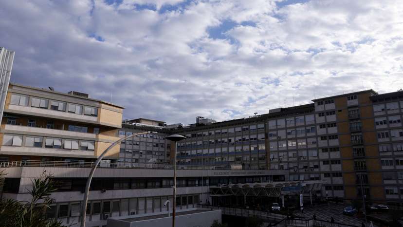 Pope Francis continues treatment for bronchitis at Gemelli hospital
