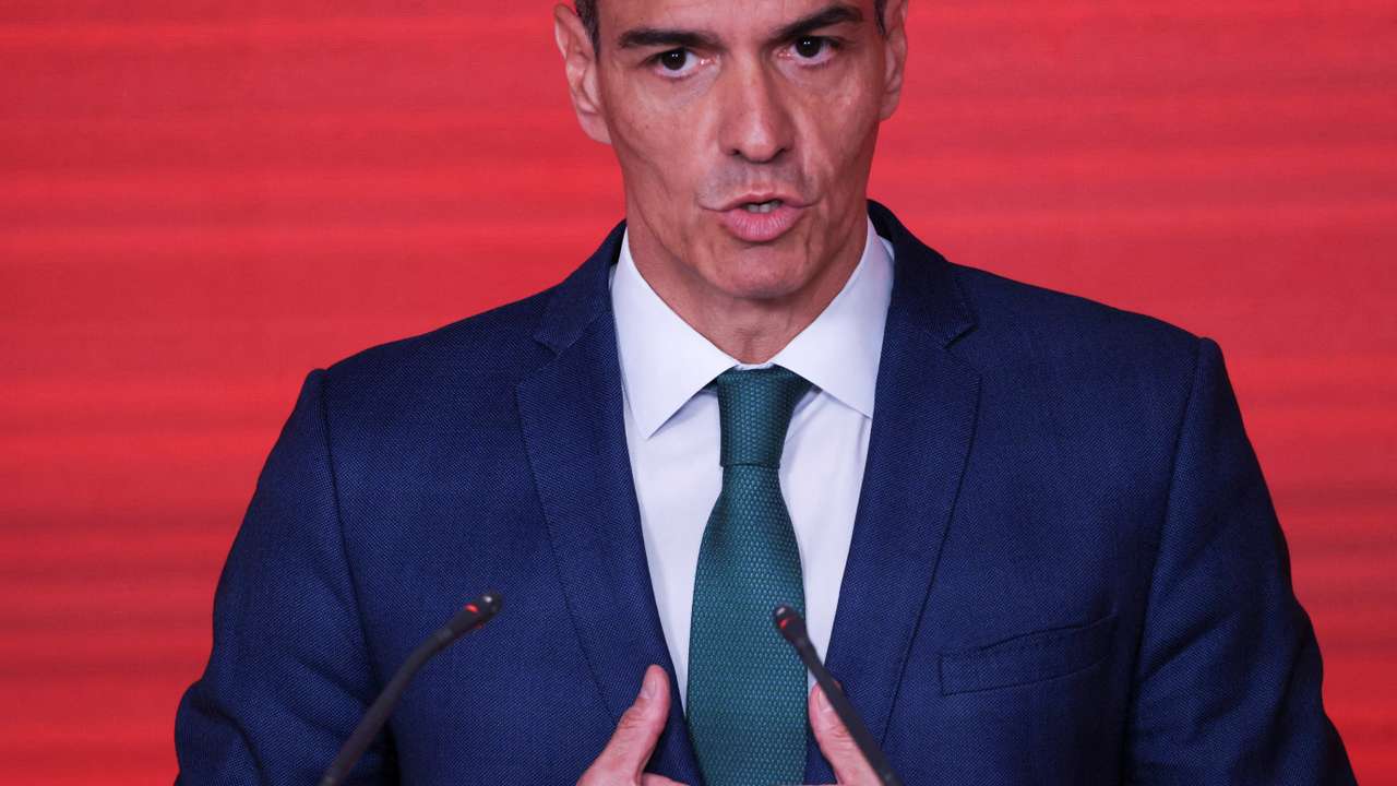 FILE PHOTO: Spain's Socialist PM Sanchez names new party leadership to limit damage from graft probe
