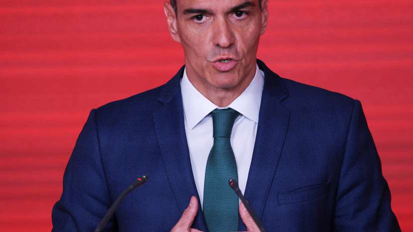 FILE PHOTO: Spain's Socialist PM Sanchez names new party leadership to limit damage from graft probe