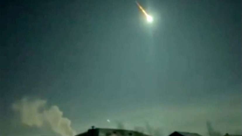 An asteroid lights up the sky in Lensk