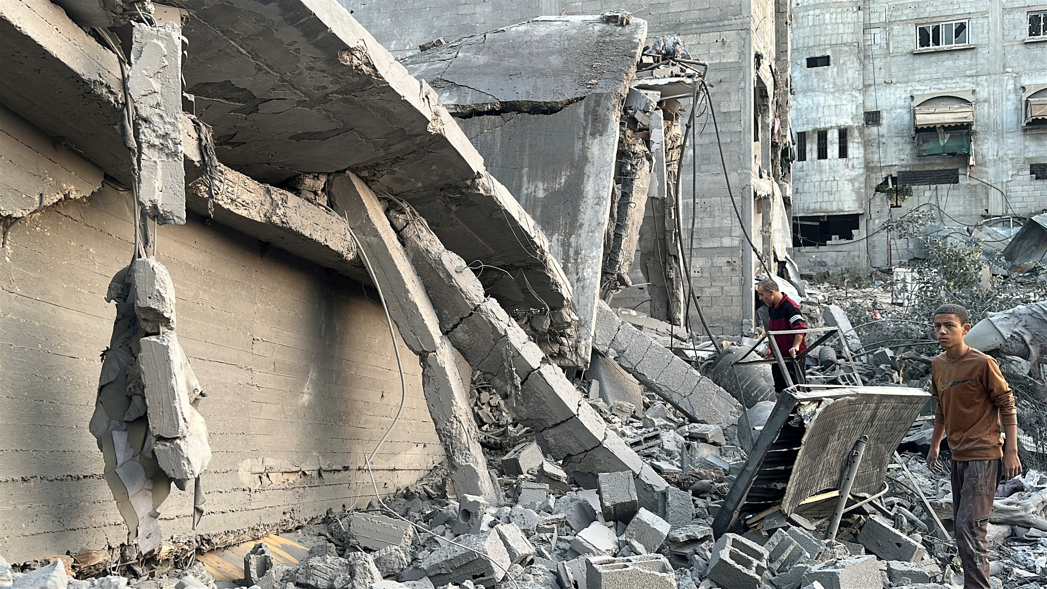 Aftermath of Israeli strike on a house in Gaza's Jabalia