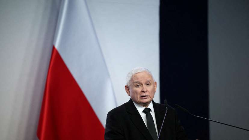 FILE PHOTO: Poland's Law and Justice (PiS) party leader Jaroslaw Kaczynski holds a press conference at the party's headquarters in Warsaw