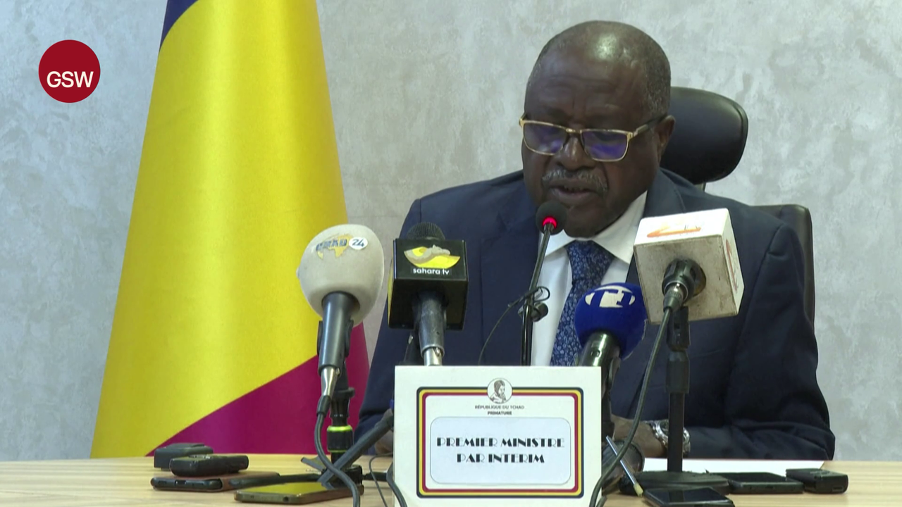 Acting PM Abderahim Bireme Hamid speaks with the press