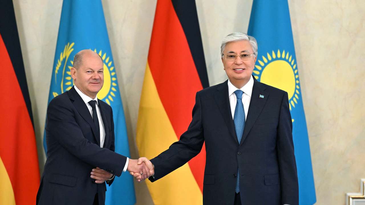Kazakh President Kassym-Jomart Tokayev and German Chancellor Olaf Scholz meet in Astana
