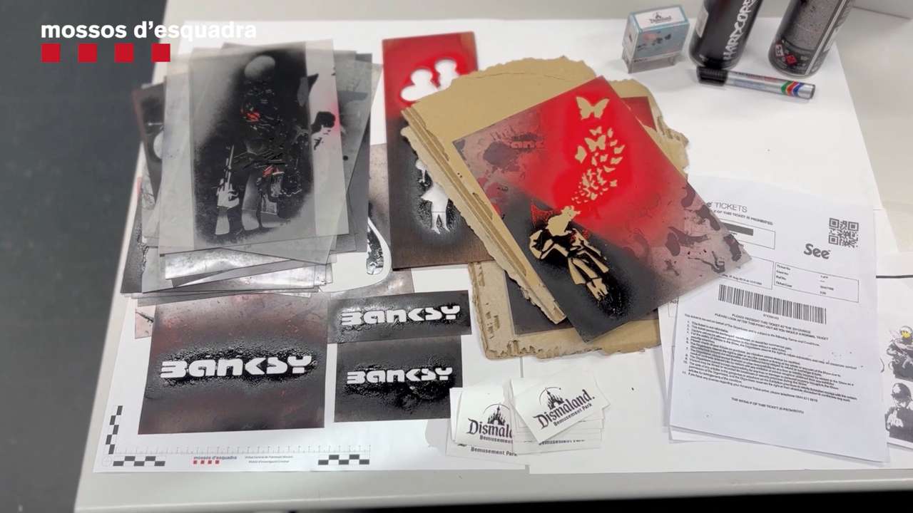 Fake works attributed to the artist Banksy found in a workshop and different points of sale, in Spain