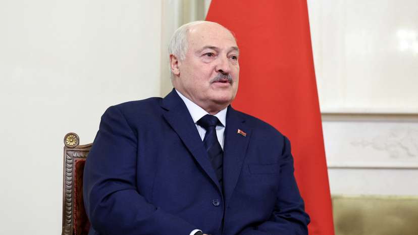 Russian President Putin and Belarusian President Lukashenko meet in St Petersburg