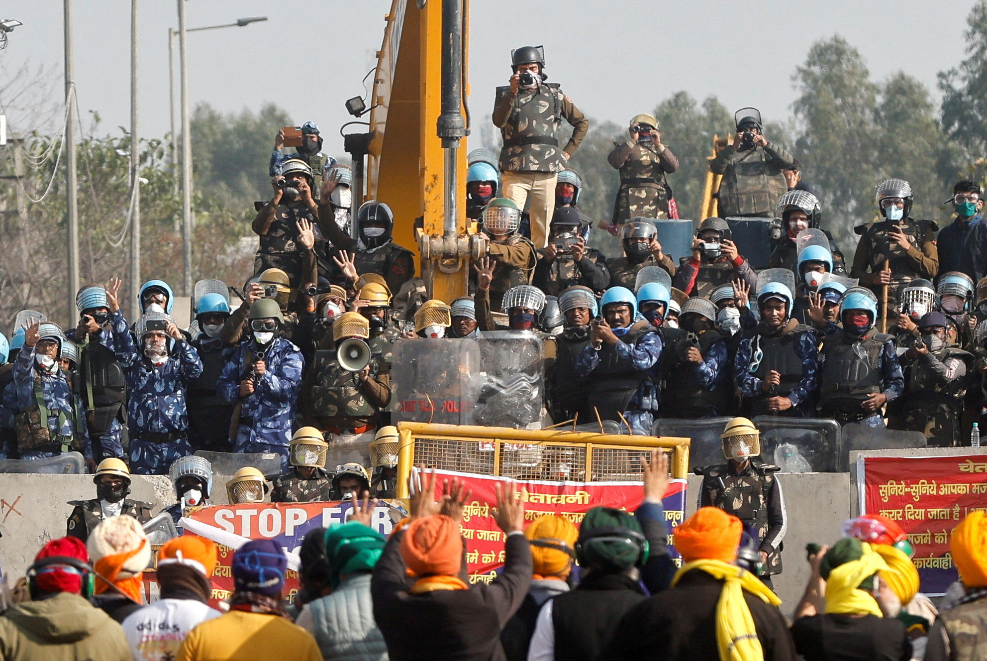 FILE PHOTO: Indian farmers march towards New Delhi to press for better crop prices