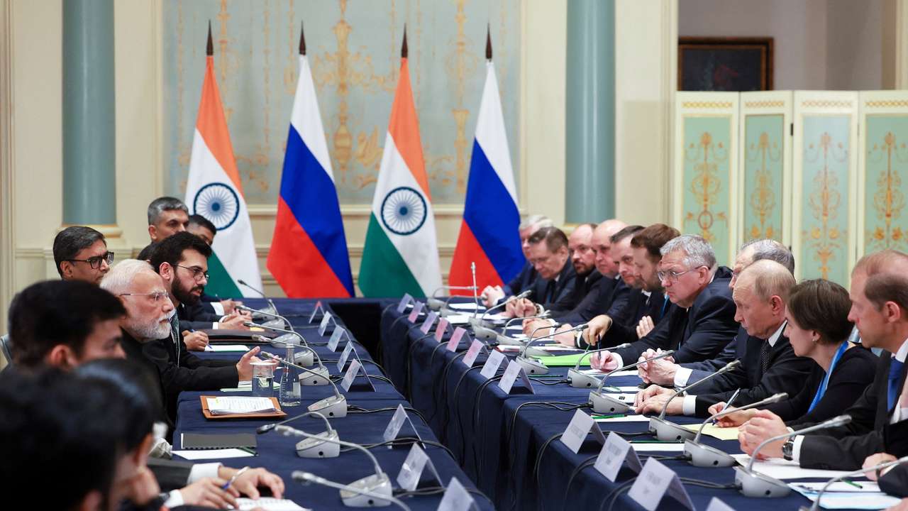 Russian President Putin and Indian Prime Minister Modi meet at SCO summit in Tianjin