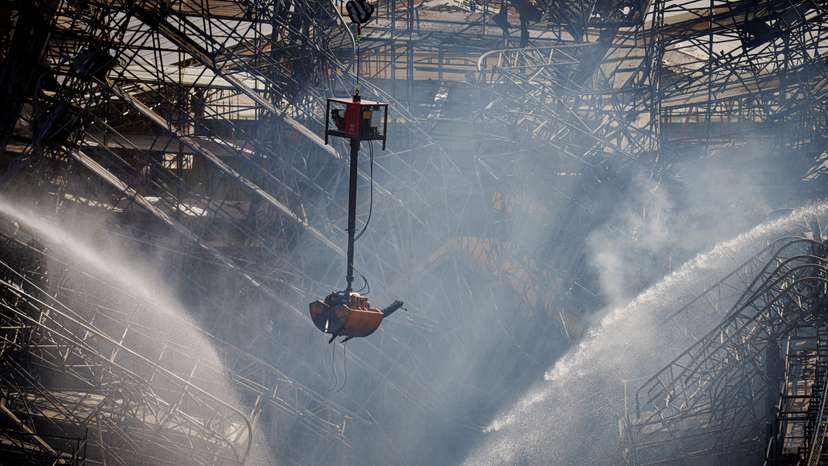 Fire engulfs Copenhagen's Old Stock Exchange