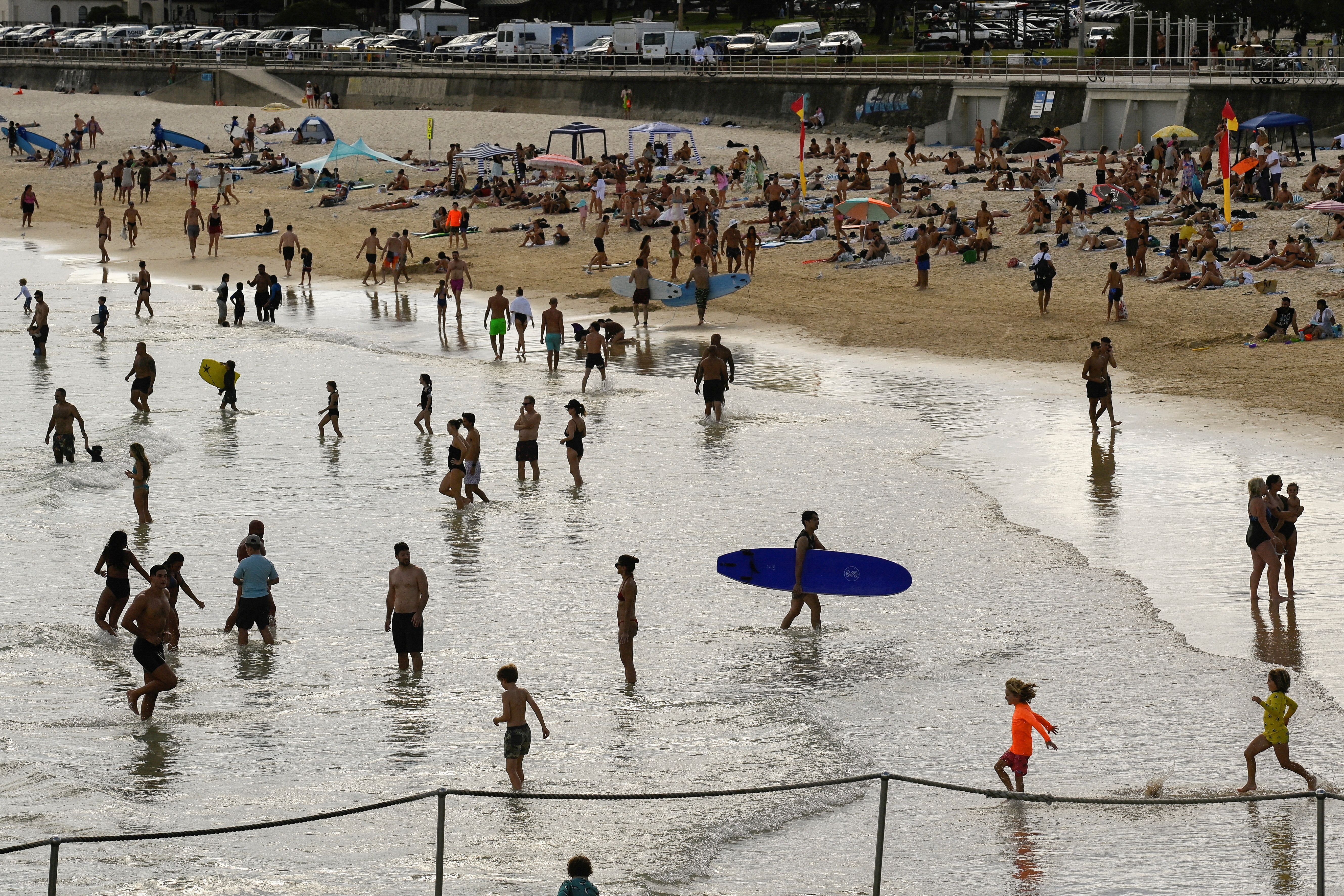 FILE PHOTO: Parts of Australia's east reach their hottest day in more than two years