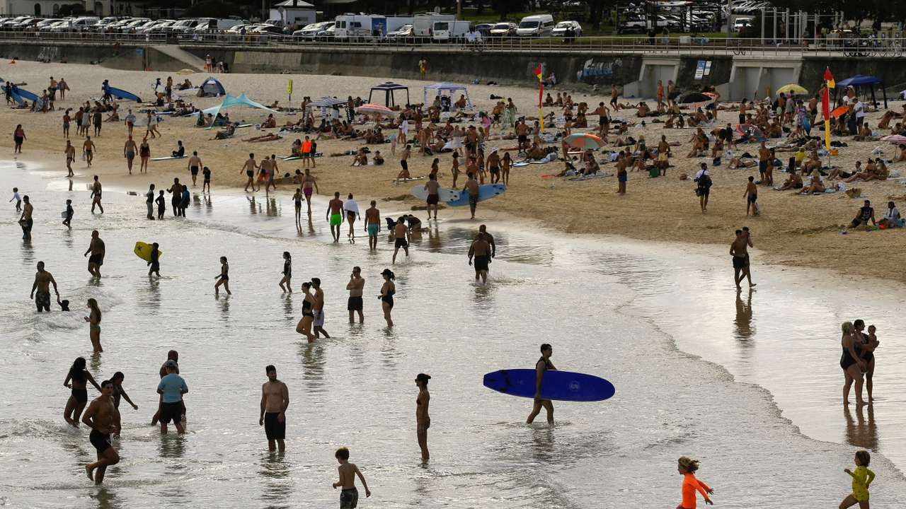 FILE PHOTO: Parts of Australia's east reach their hottest day in more than two years