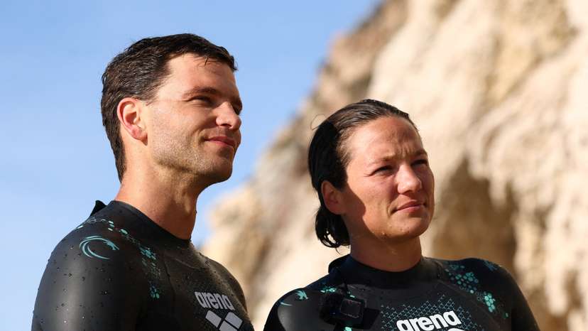 French couple sets out to swim cross Atlantic Ocean to promote marine conservation