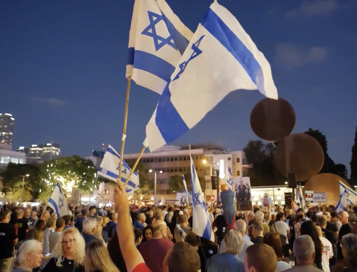 Israelis call for early elections