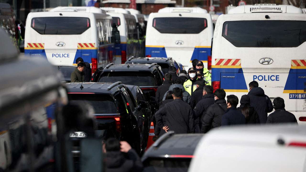 FILE PHOTO: South Korea court issues arrest warrant for President Yoon