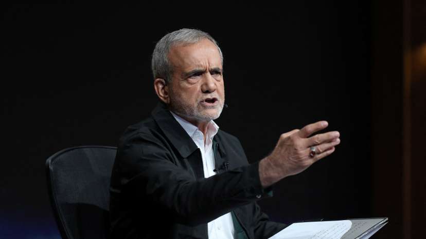 Presidential candidates Pezeshkian and Jalili attend an election debate in Tehran