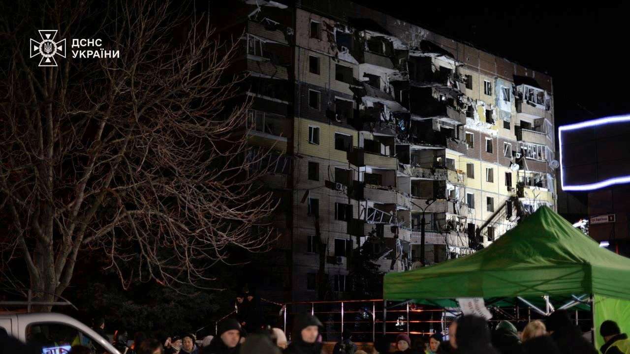 Missile hits apartment buildings in Ukraine's Kryvyi Rih