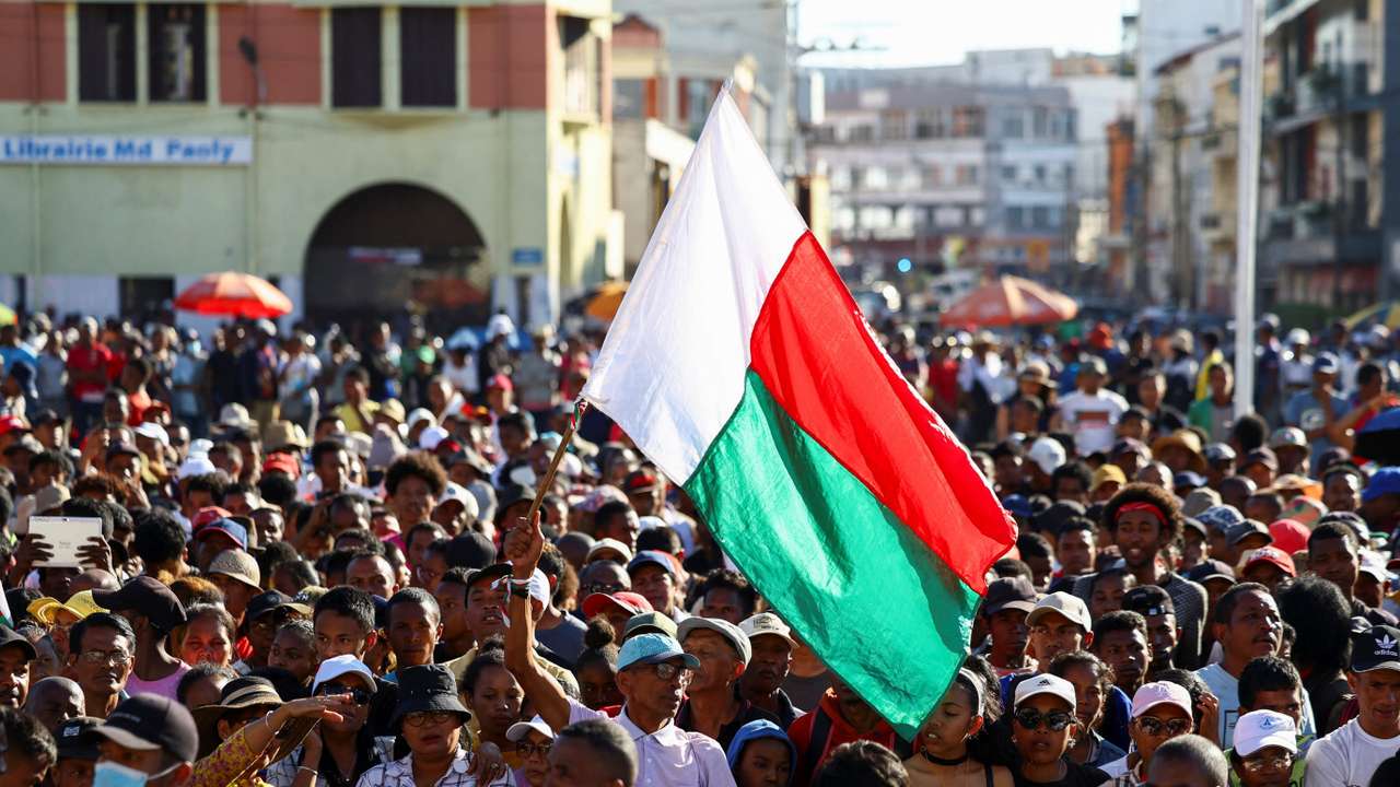 Nationwide youth-led protest over frequent power outages and water shortages, in Antananarivo