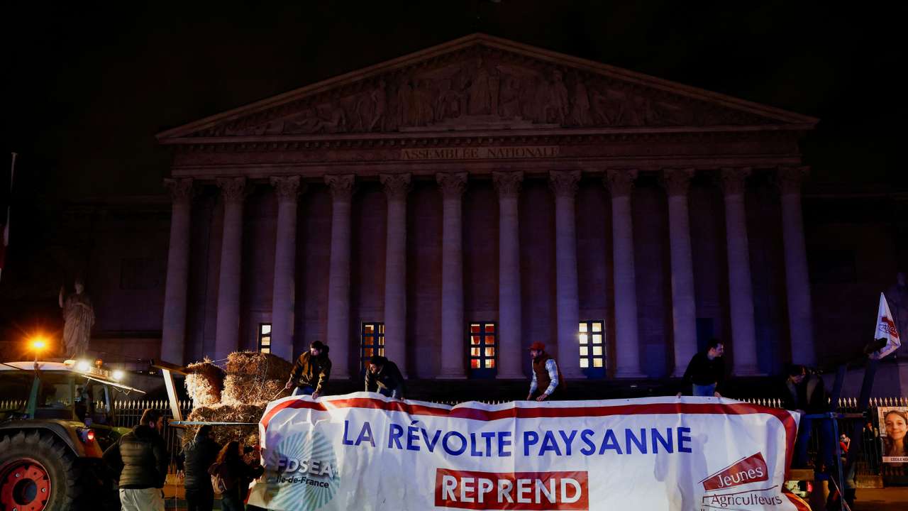 Protest against the government's handling of the EU-Mercosur free trade agreement in Paris