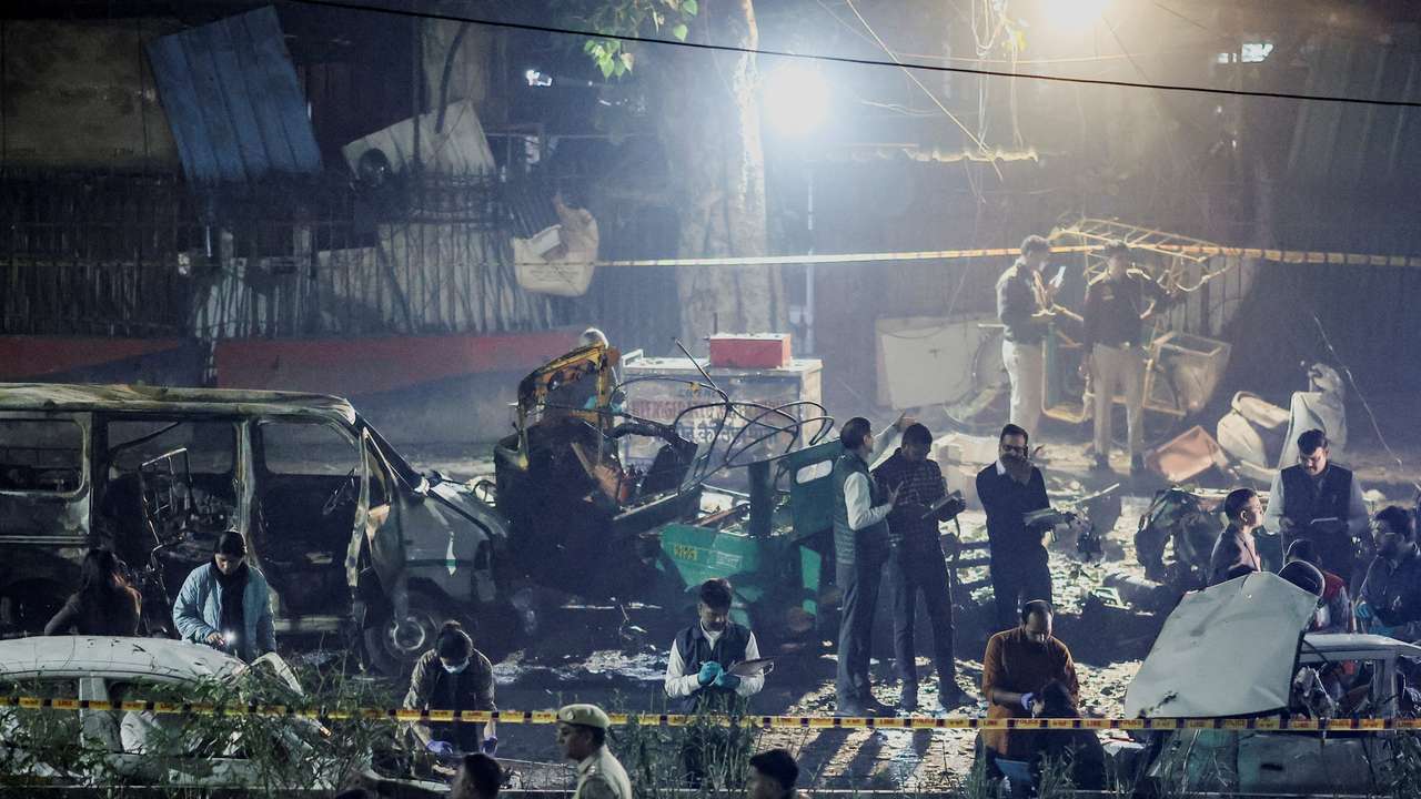 Explosion reported in the old quarters of Delhi