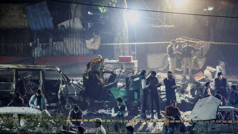 Explosion reported in the old quarters of Delhi