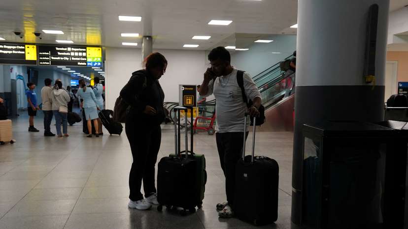 Trump reinstates U.S. travel ban, bars citizens of 12 countries