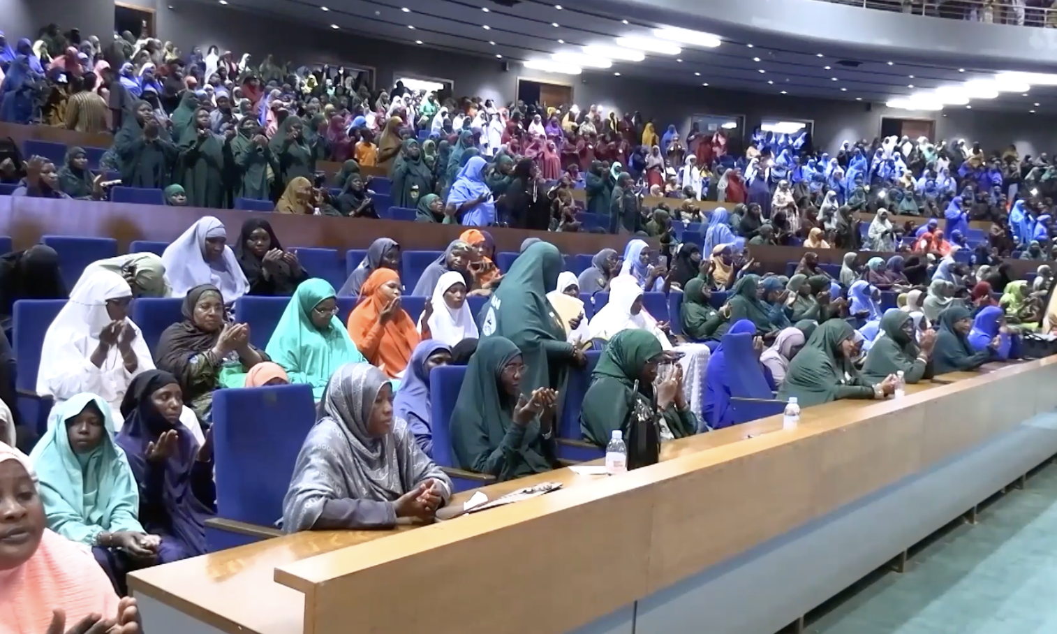 Niger women pray against coup