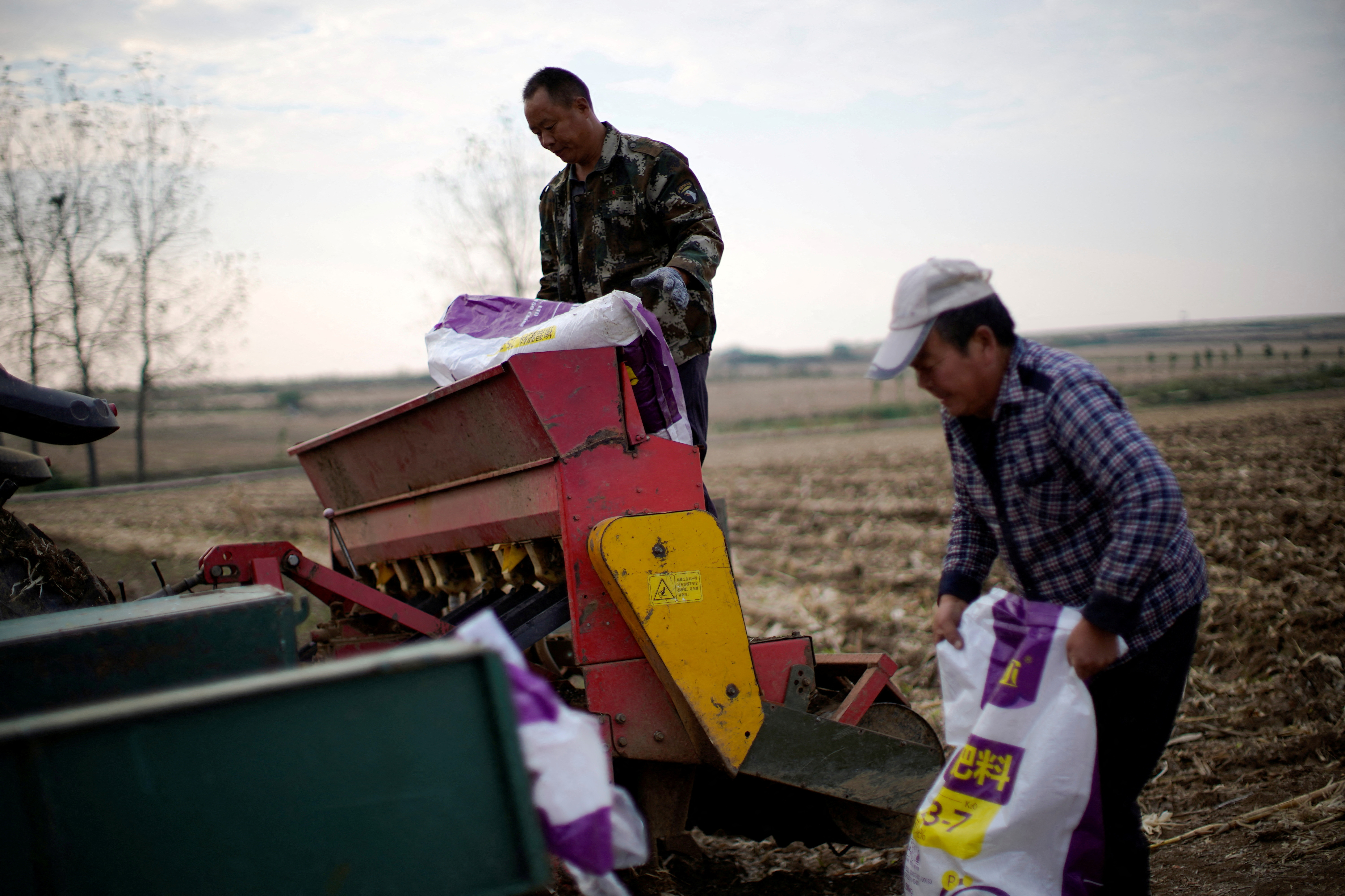 FILE PHOTO: Iran war threatens Asia fertiliser supplies ahead of planting season