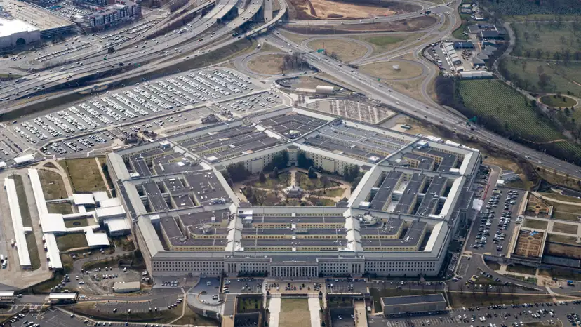FILE PHOTO: U.S. news outlets reject Pentagon press access policy