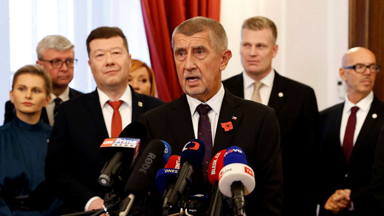 Singing of a coalition agreement in Prague