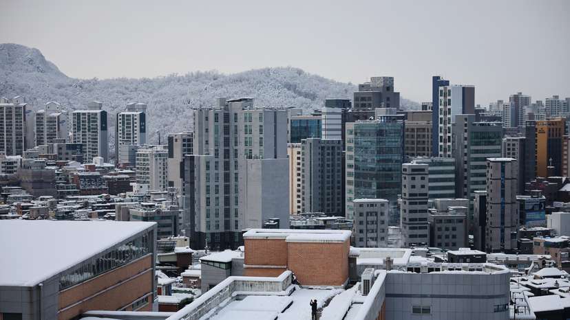Seoul hit with heaviest November snowfall on record