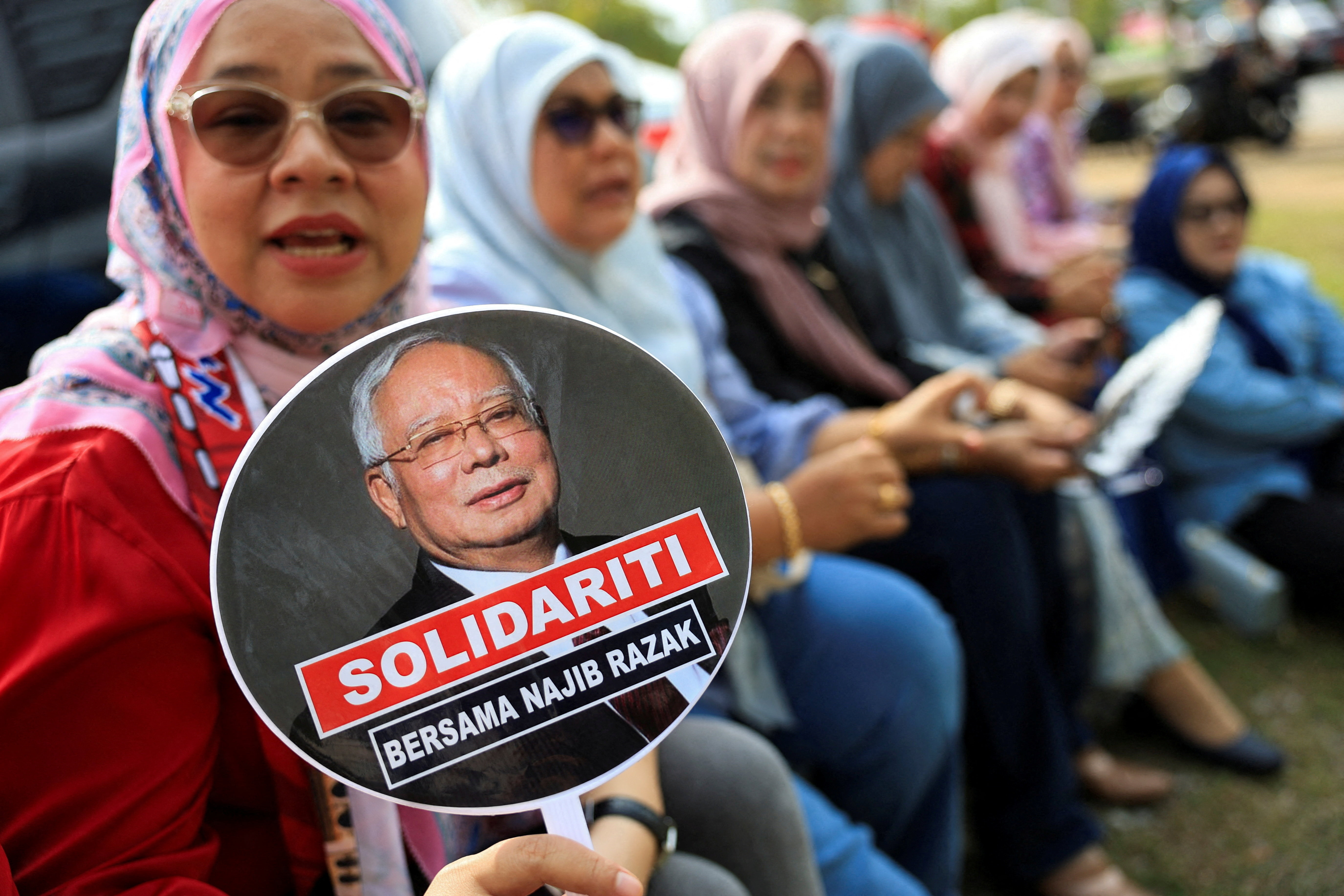 Malaysia's top court delivers verdict in former prime minister house arrest case