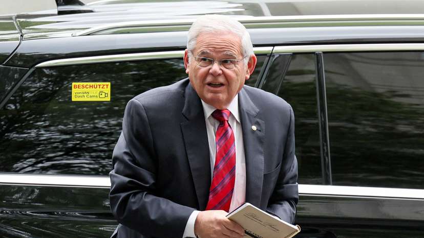 U.S. Senator Robert Menendez arrives at Federal Court for the start of his bribery trial in New York