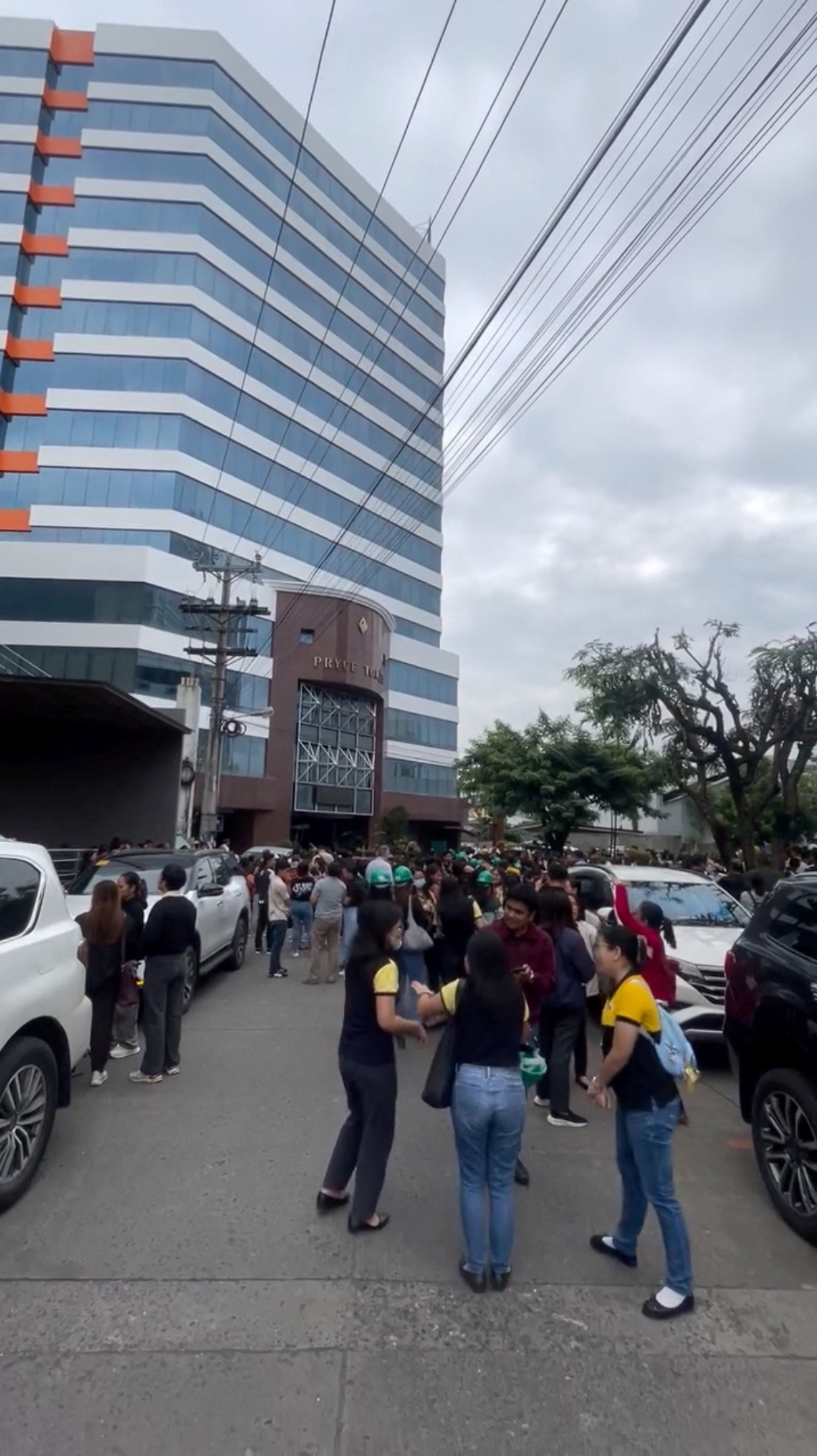 Earthquake of magnitude 7.5 strikes offshore in the southern Philippines