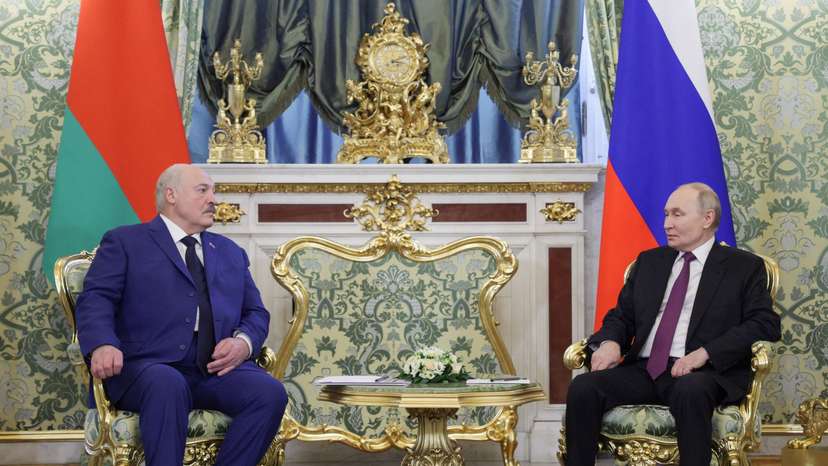Russia's President Putin and Belarus' President Lukashenko meet in Moscow