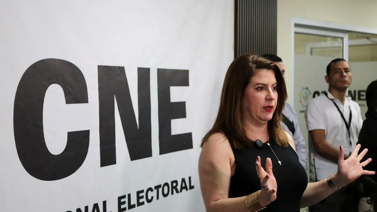 Cossette Lopez, a counselor at the National Electoral Council (CNE), speaks during a press conference after the council announced it had approved a mission of nine U.S. lawmakers as electoral observers ahead of the November 30 general election, in Tegucigalpa, Honduras, November 21, 2025. REUTERS/Leonel Estrada