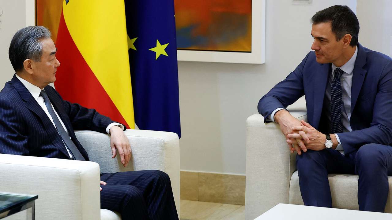 Spain and China Foreign Ministers meet Spanish Prime Minister Pedro Sanchez at Moncloa Palace