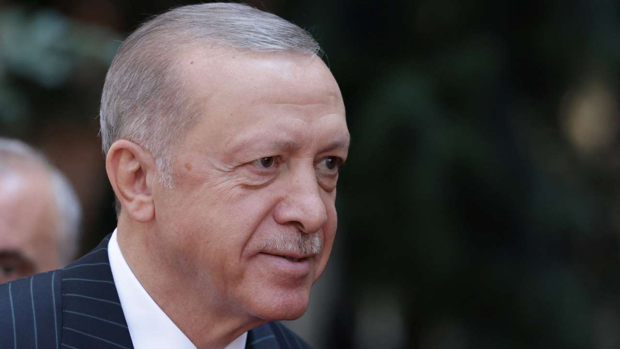 Erdogan visits Sarajevo
