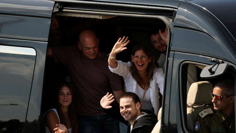 Hostages-prisoners swap deal between Hamas and Israel