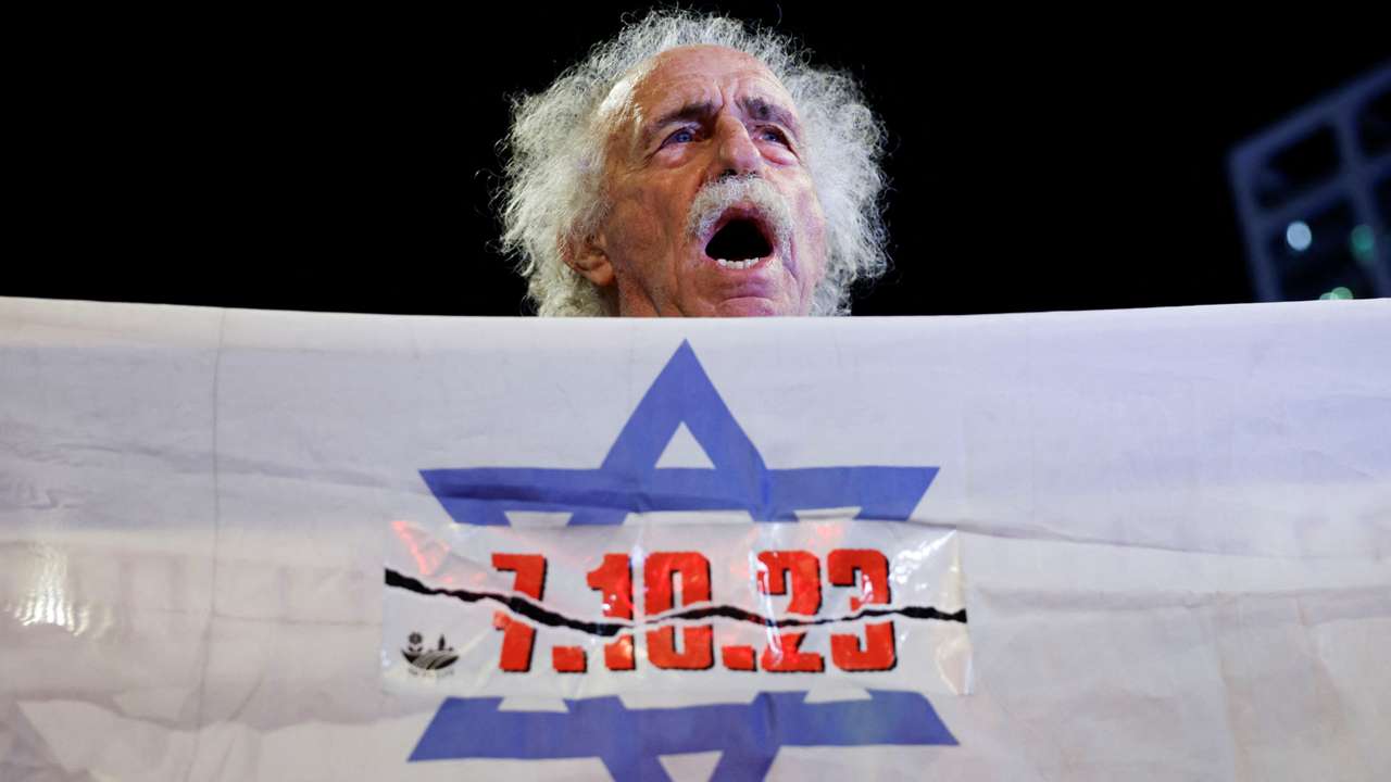 Demonstration demanding the liberation of hostages who are being held in the Gaza Strip, in Tel Aviv