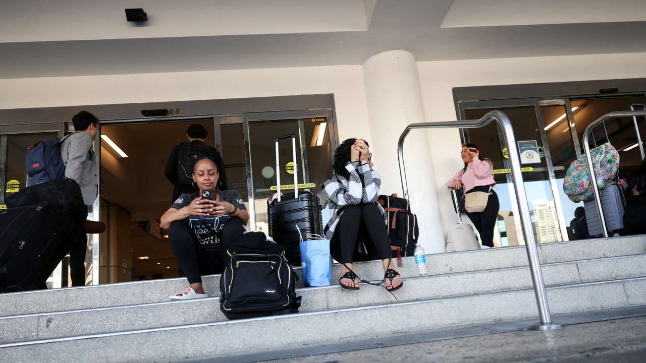 Flights delayed and cancelled due to U.S. strikes on Venezuela overnight, at Luis Munoz Marin International Airport