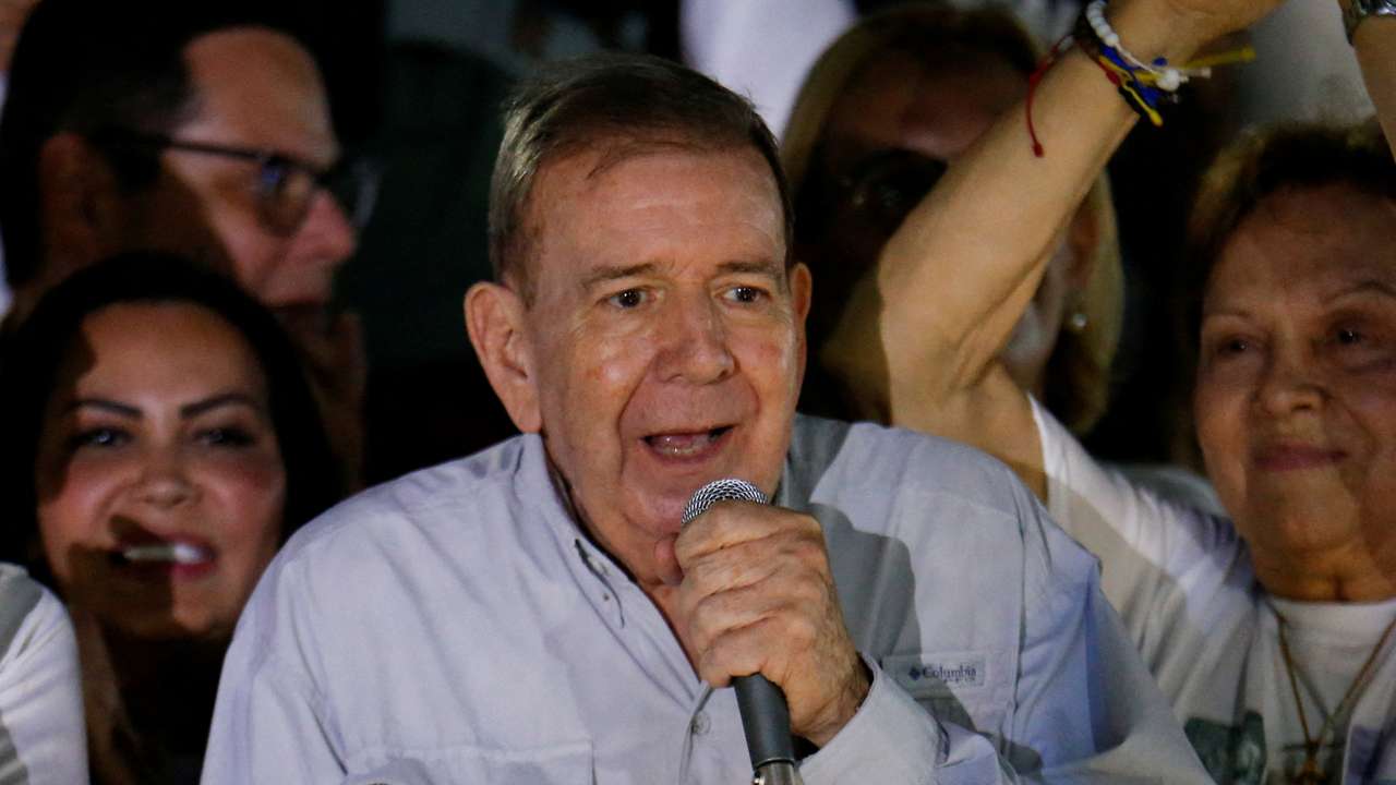 FILE PHOTO: Venezuela's opposition presidential candidate Edmundo Gonzalez and opposition leader Maria Corina Machado campaign in Caracas