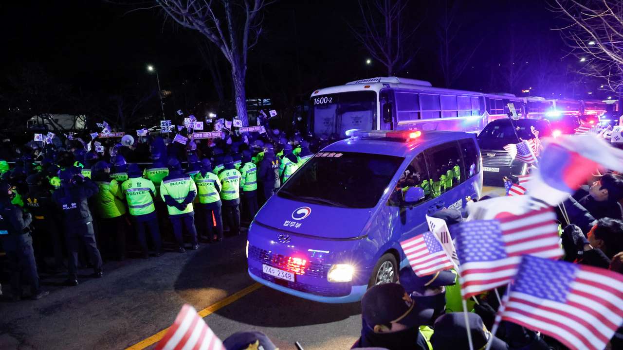 Scenes from outside the Seoul Detention Center in Uiwang