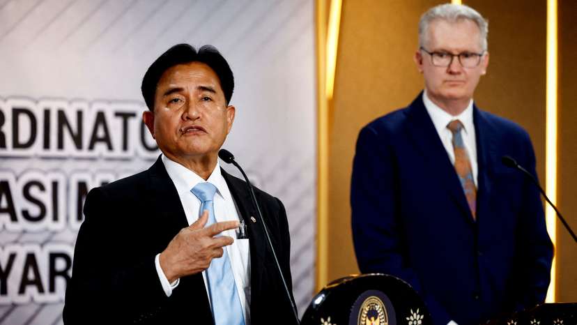 Indonesia's Chief Minister for Law and Human Rights Yusril Ihza Mahendra meets Australia's Minister for Home Affairs Tony Burke in Jakarta