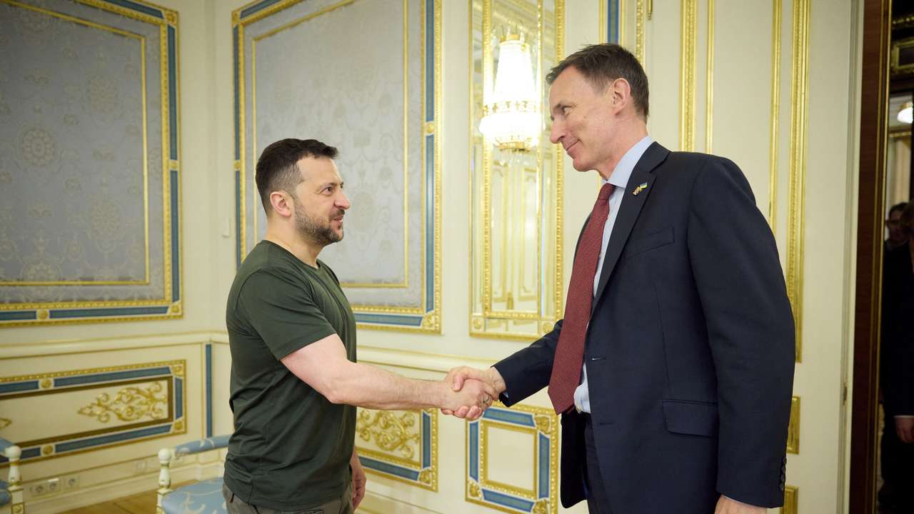 Ukrainian President Zelenskiy meets British Chancellor of the Exchequer Hunt