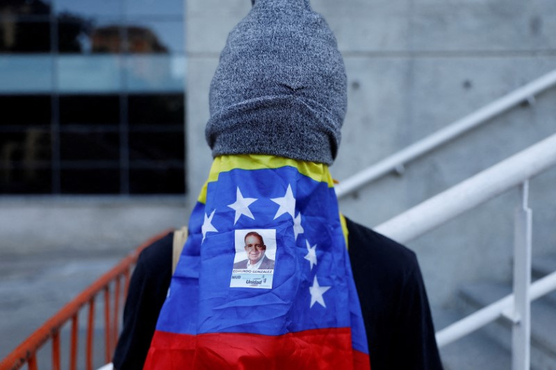 FILE PHOTO: Venezuela's opposition party calls for a vigil to pay tribute to citizens detained by Maduro's government