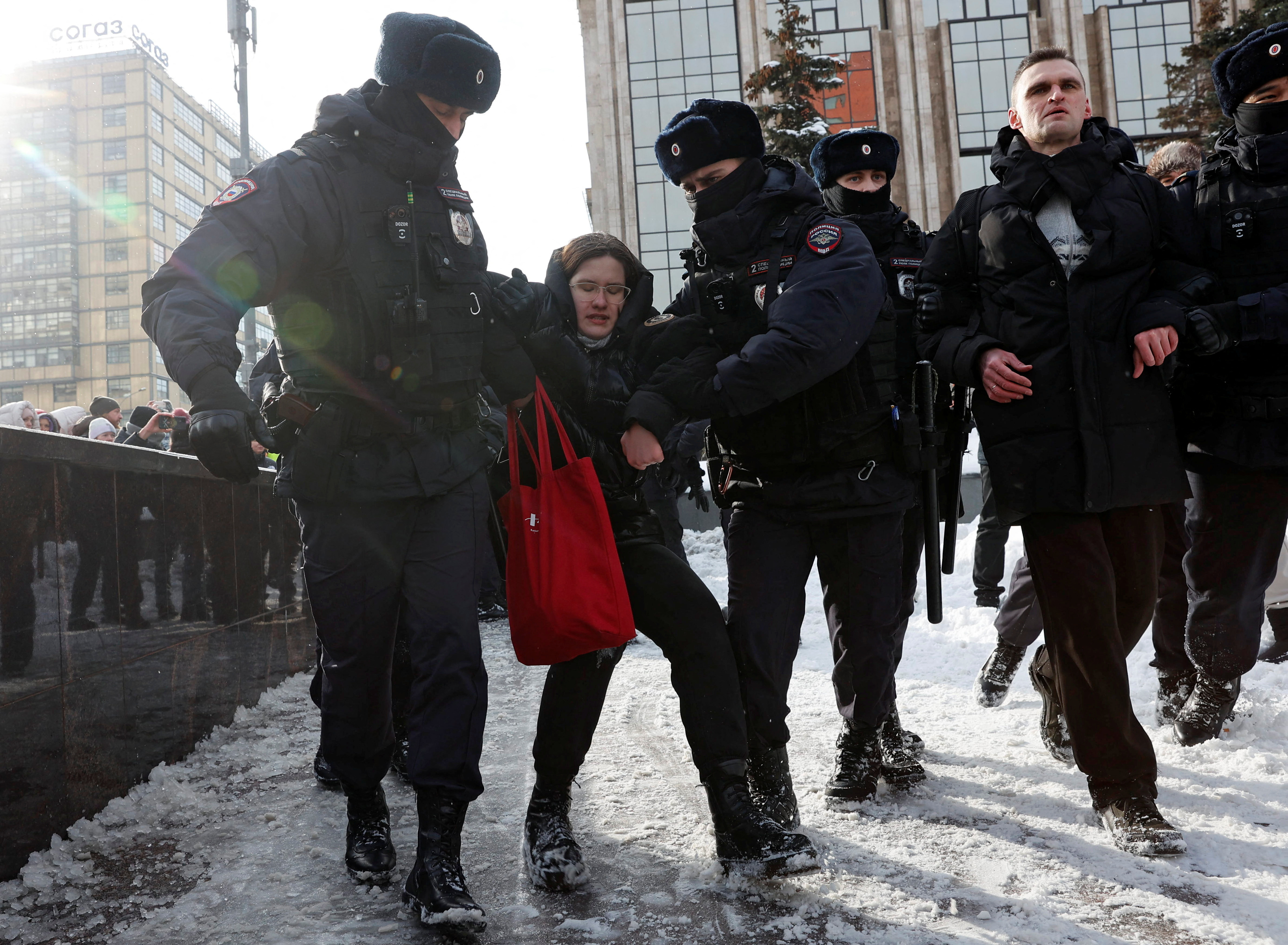 People gather to honour the memory of Alexei Navalny in Moscow