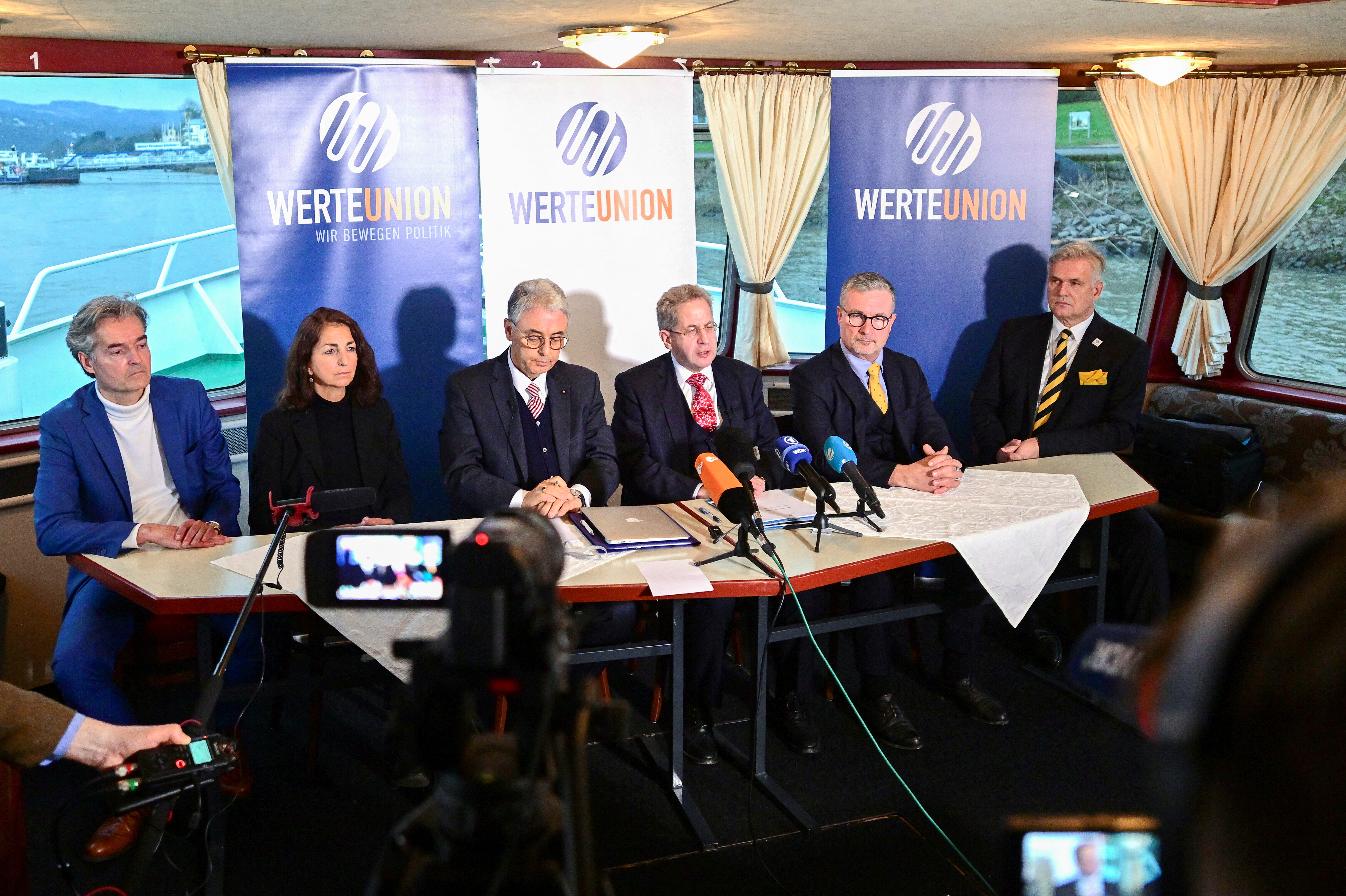 German right-wing group Werteunion found a "conservative-liberal" party, in Remagen