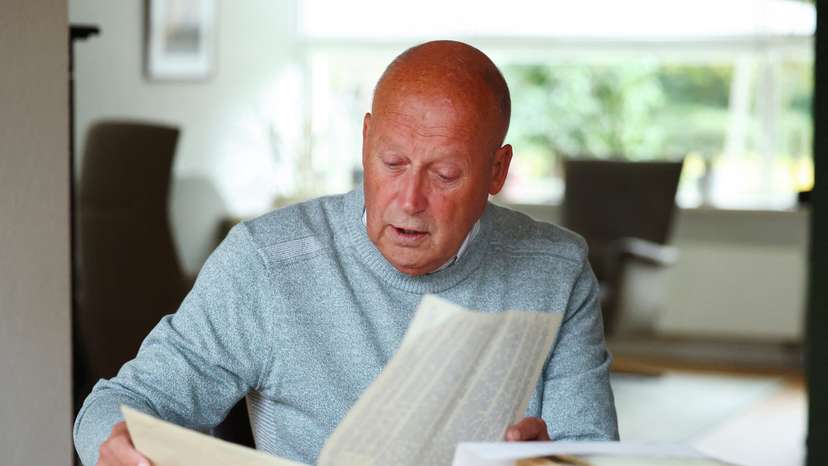 Paul Post, a retired Dutch systems analyst, looks at the war-time diaries of his father, who described working in the Netherlands' diamond bureau during the Nazi occupation